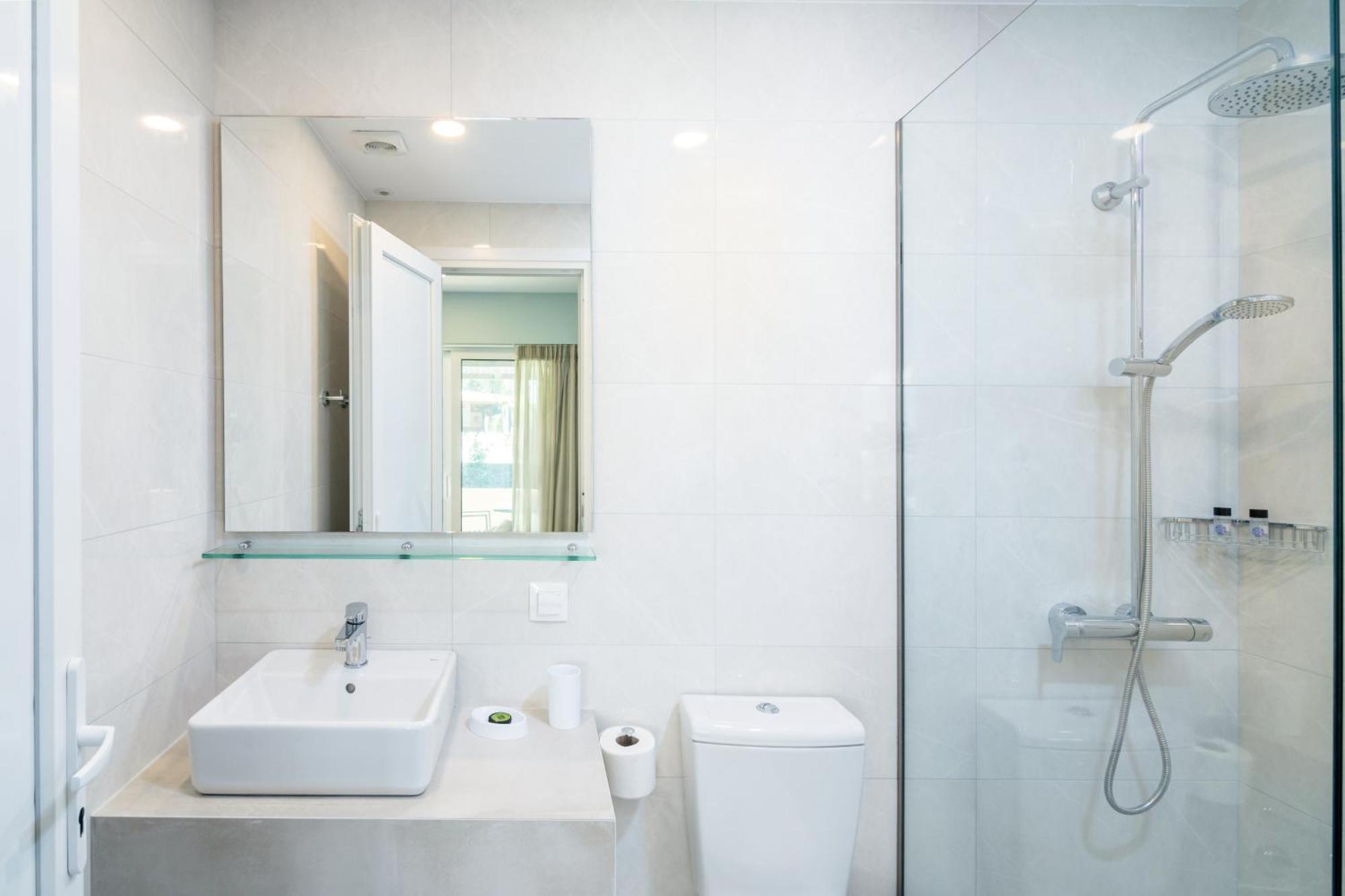 Helion Apartments กูเวีย ภายนอก รูปภาพ