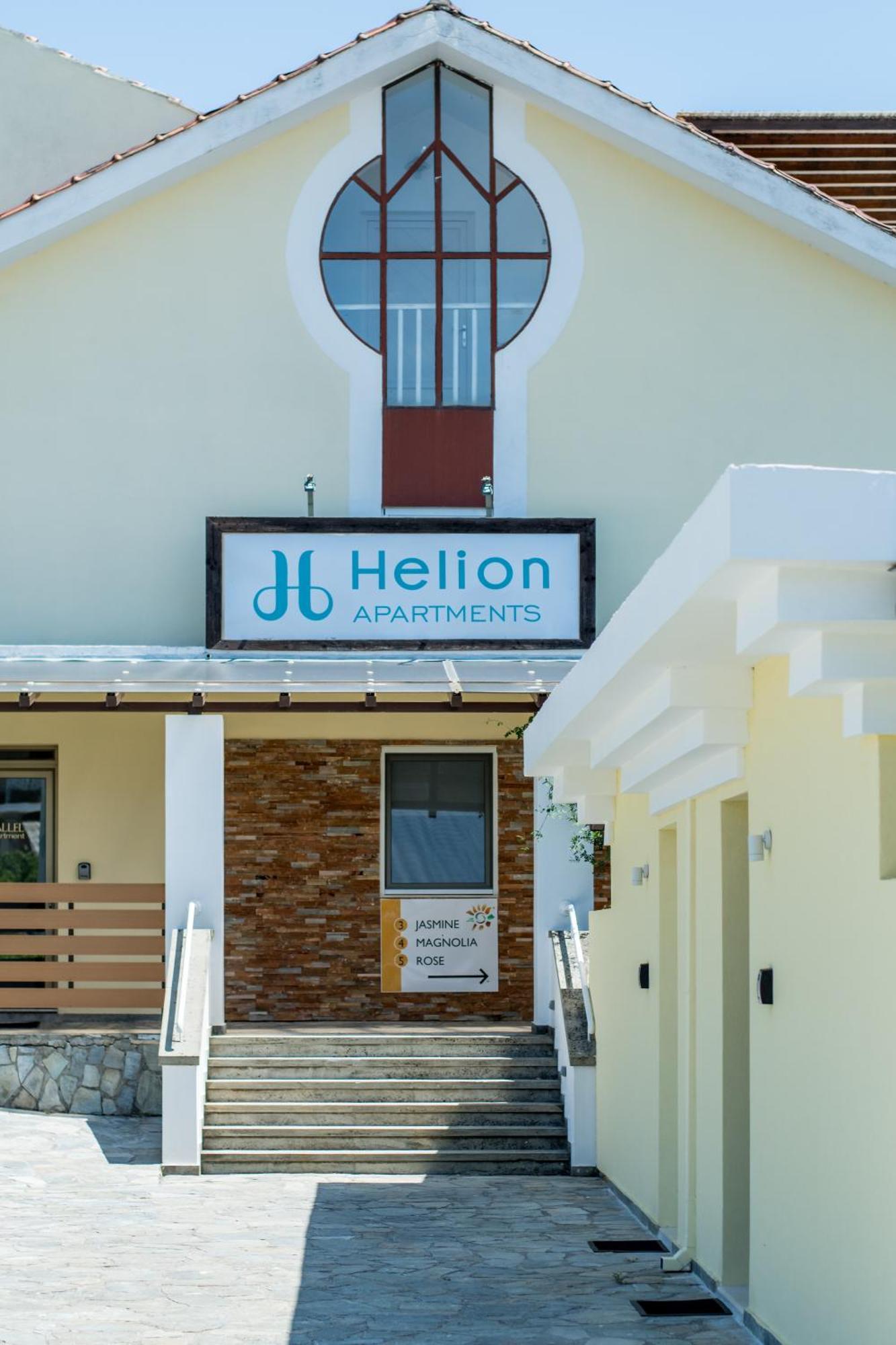 Helion Apartments กูเวีย ภายนอก รูปภาพ